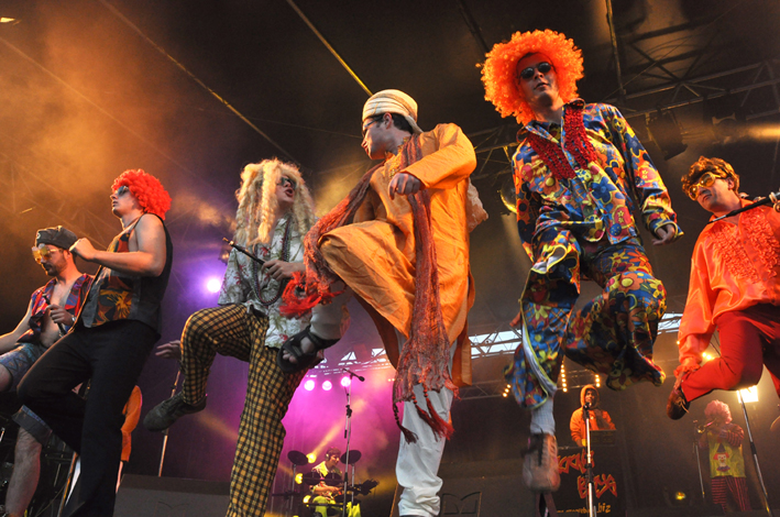 Les Groove Boys est un groupe brestois de quinze musiciens créé en 2002. Photo de presse